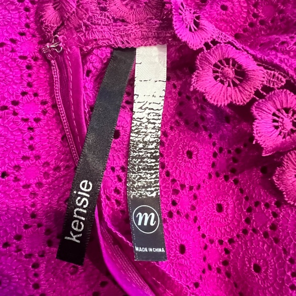 Kensie Magenta Eyelet sleeveless blouse - Picture 5 of 8